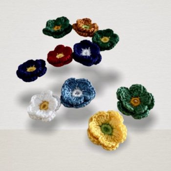 Farbige Ansteckblumen