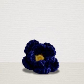 Elektrik Blaue Ansteckblume mit gelber Blüte