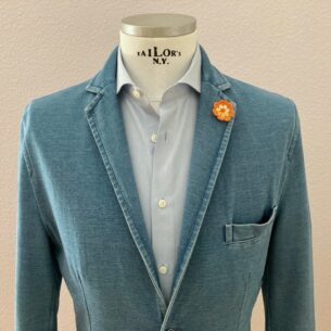 Ansteckblume Girasole für einen lässigen und festlichen Look