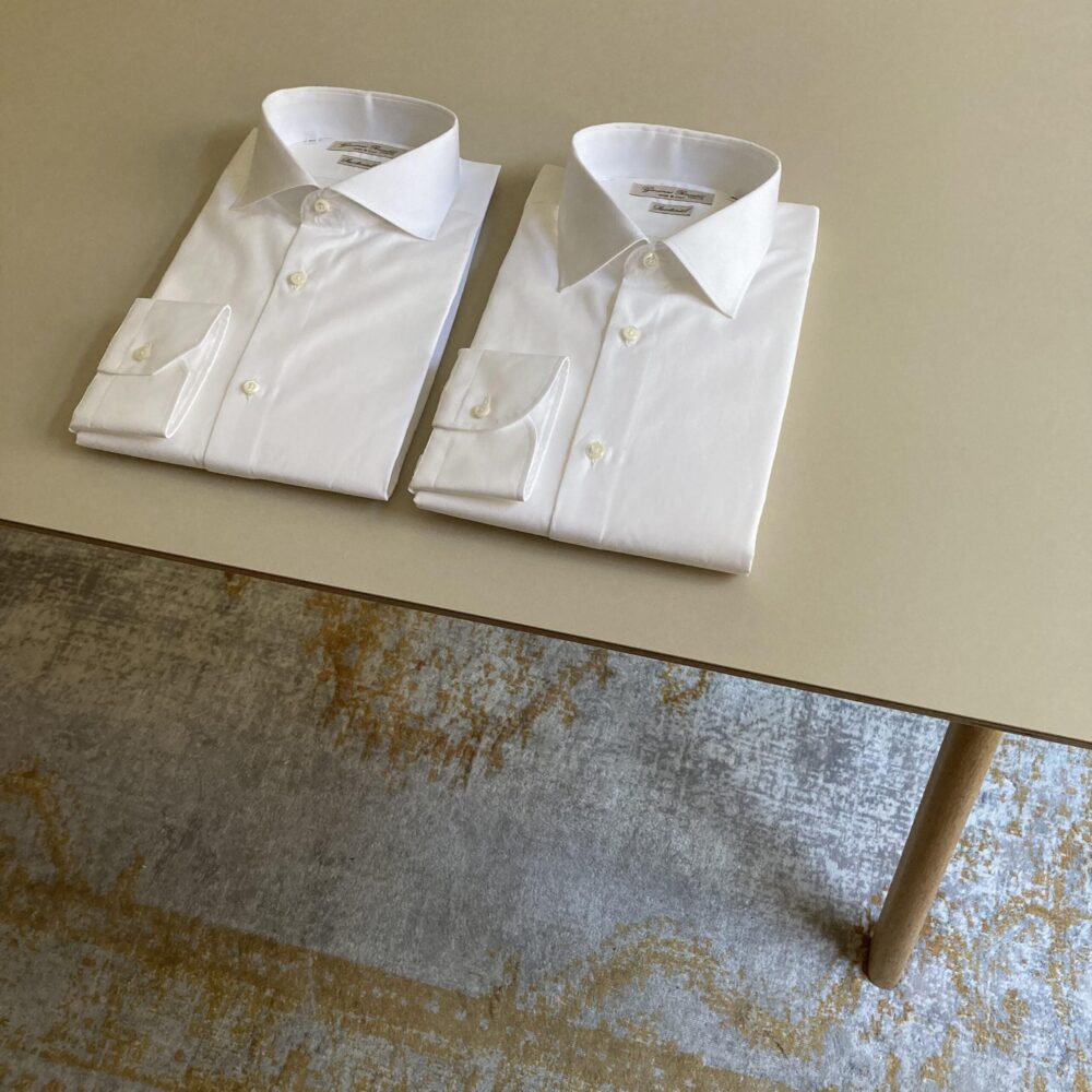 Weisse Formal Business Hemden mit klassischen Kent oder modernen Haifisch Kragen