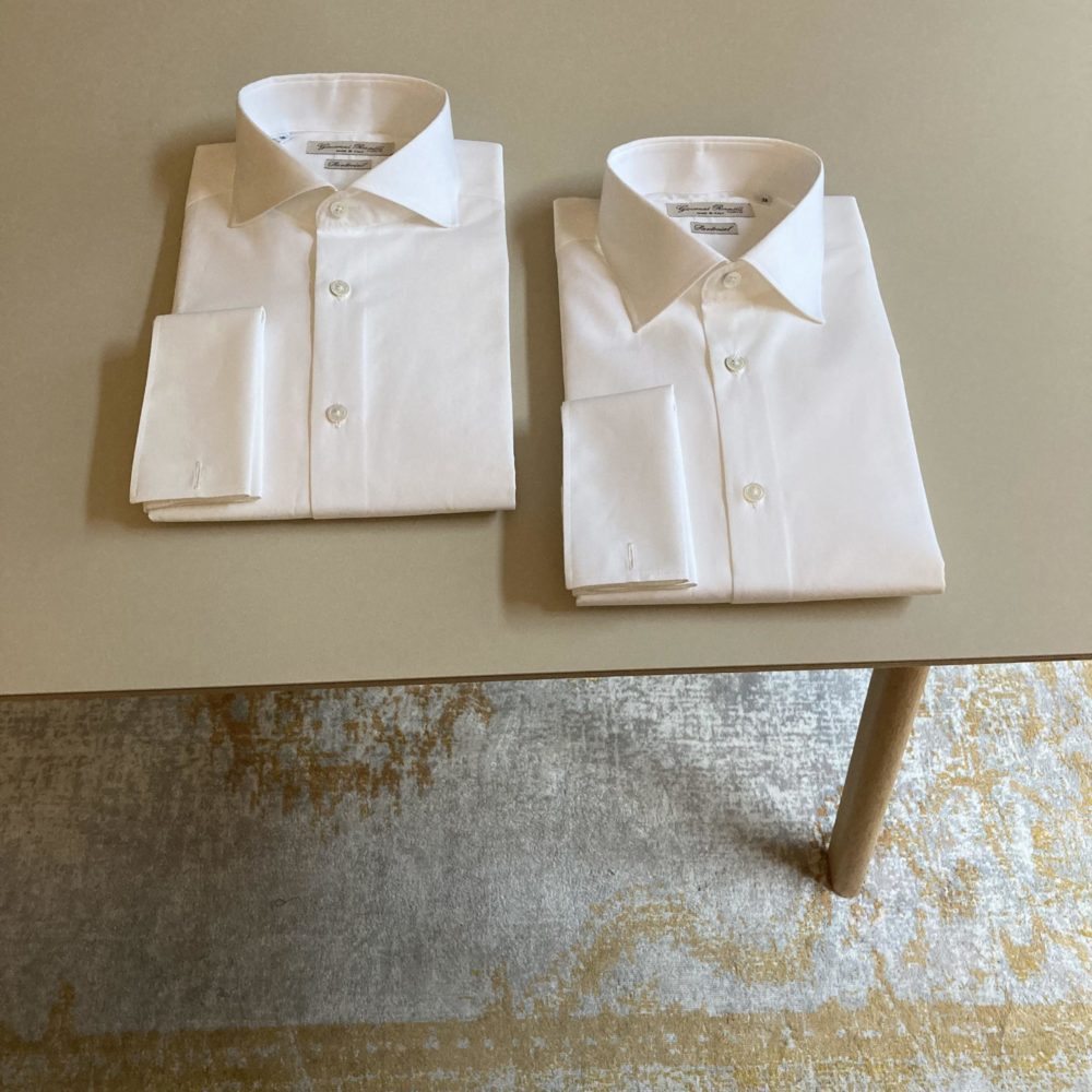 Weisse Hochzeitshemden Doppelmanschetten mit klassischen Kent oder modernen Haifisch Kragen
